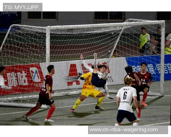 足球发球技巧解析与实战应用探讨提升球场表现的关键因素